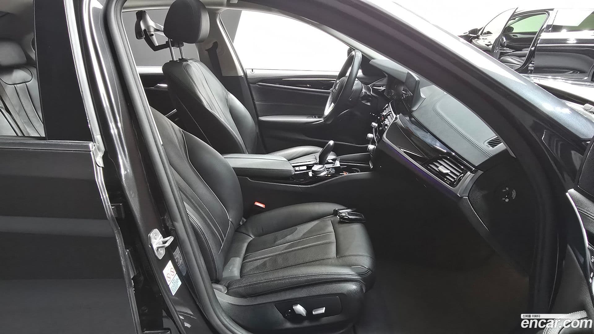 Main__Slider__Photo:5-Series BMW 2020.1-10