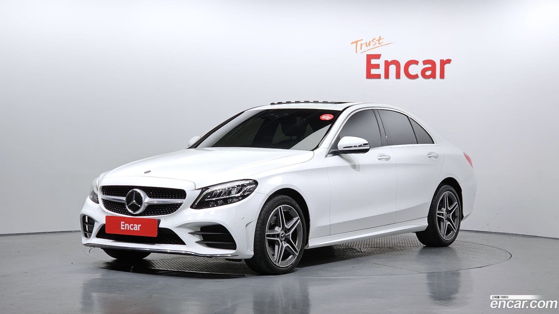 Main__Slider__Photo:C-Class Mercedes-Benz 2021.1-0