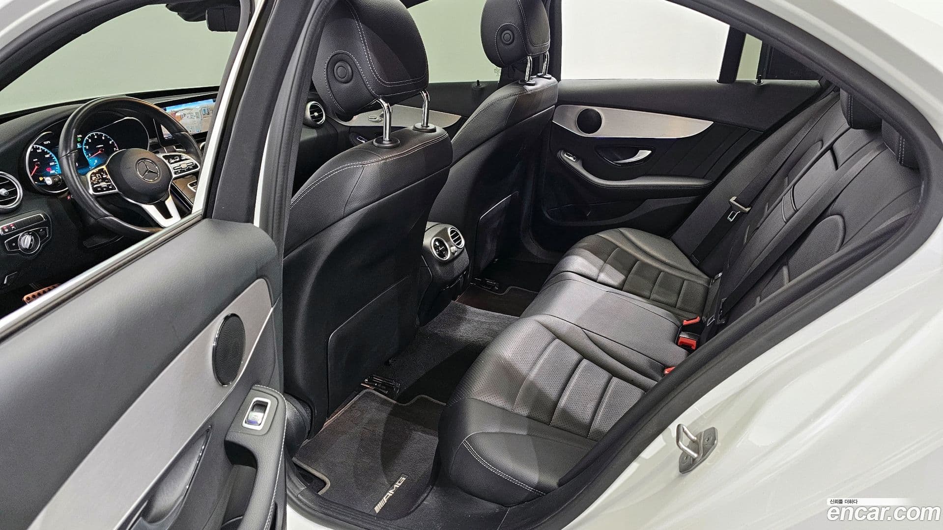 Main__Slider__Photo:C-Class Mercedes-Benz 2021.1-10