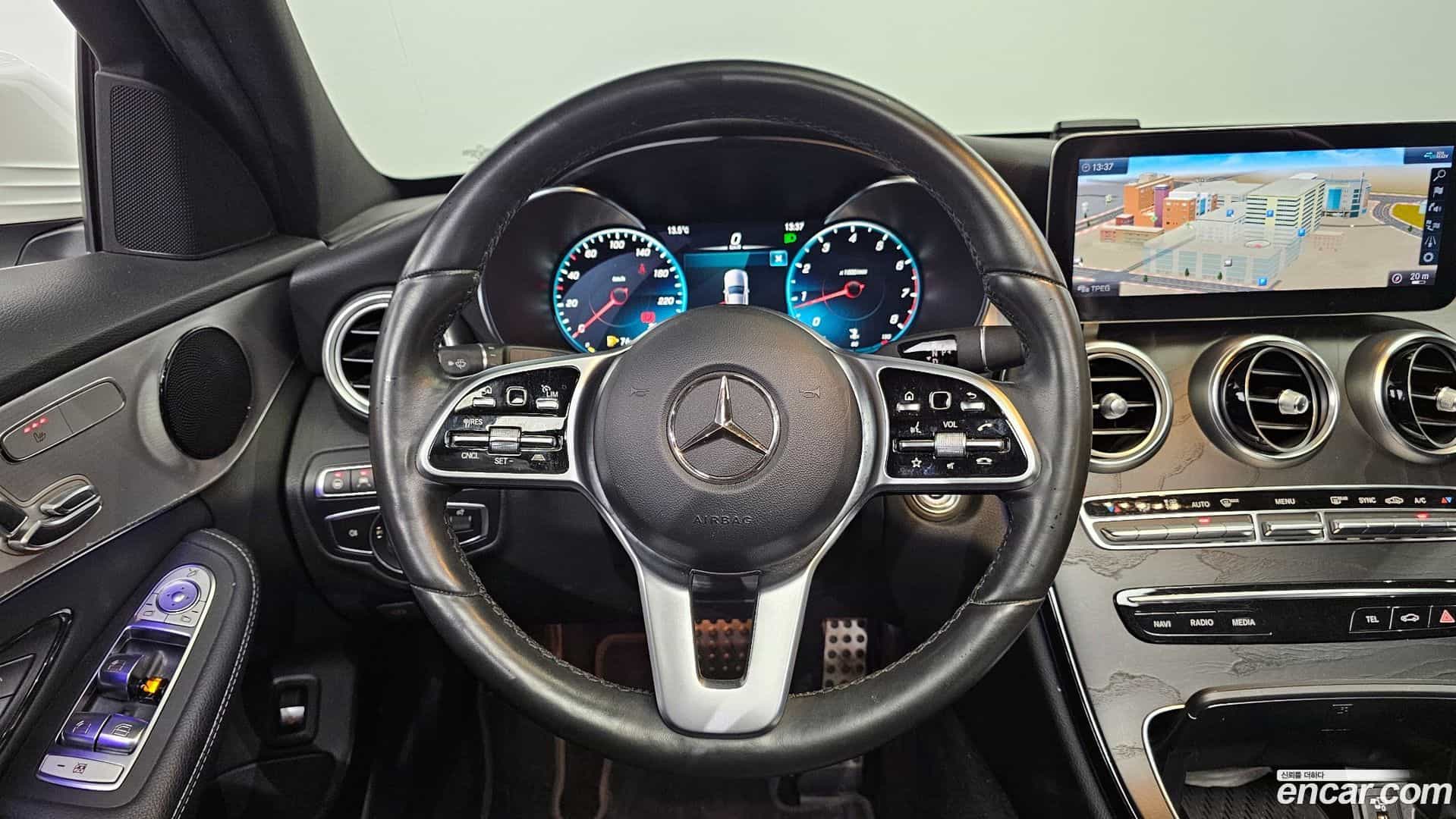 C-Class Mercedes-Benz 2021.1-OPTION-017