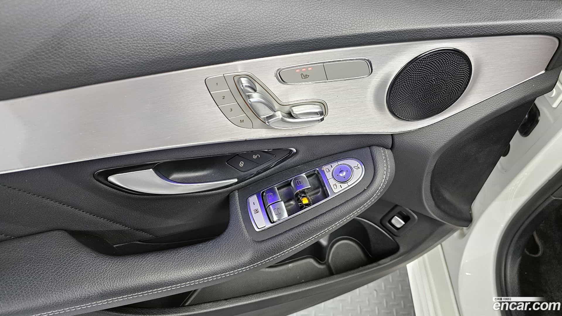 C-Class Mercedes-Benz 2021.1-OPTION-018