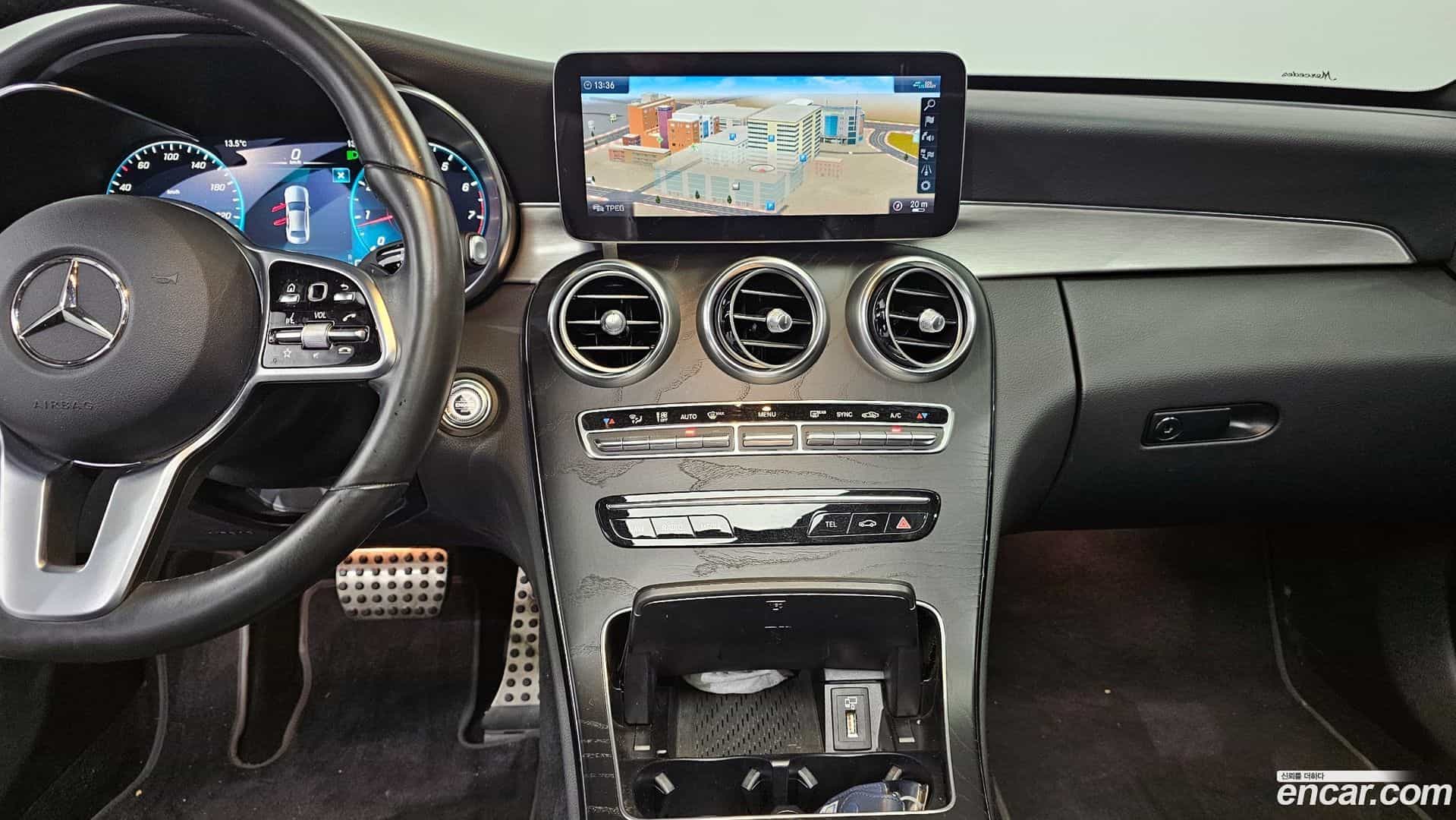 C-Class Mercedes-Benz 2021.1-OPTION-023