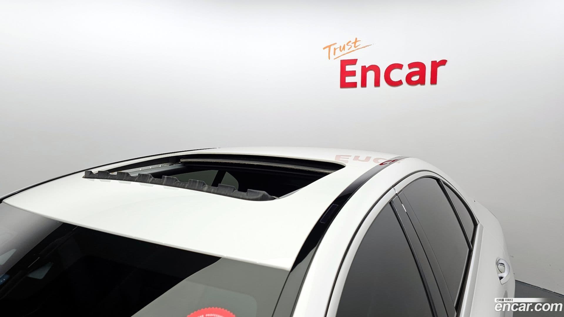 Main__Slider__Photo:C-Class Mercedes-Benz 2021.1-19