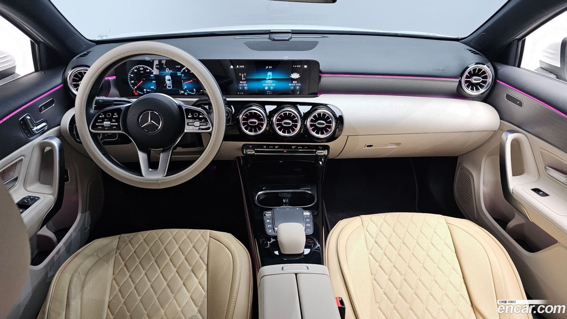 Main__Slider__Photo:A-Class Mercedes-Benz 2021.2-6