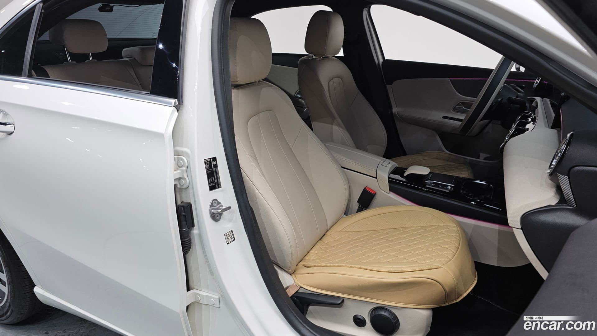 Main__Slider__Photo:A-Class Mercedes-Benz 2021.2-9