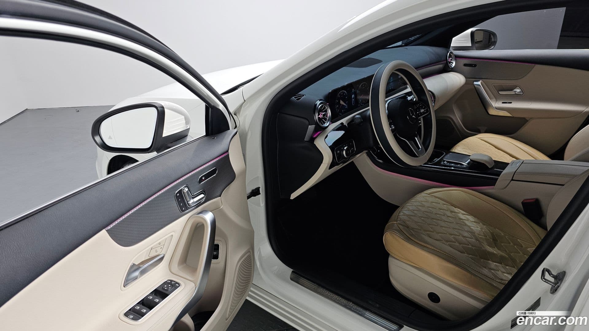 Main__Slider__Photo:A-Class Mercedes-Benz 2021.2-10