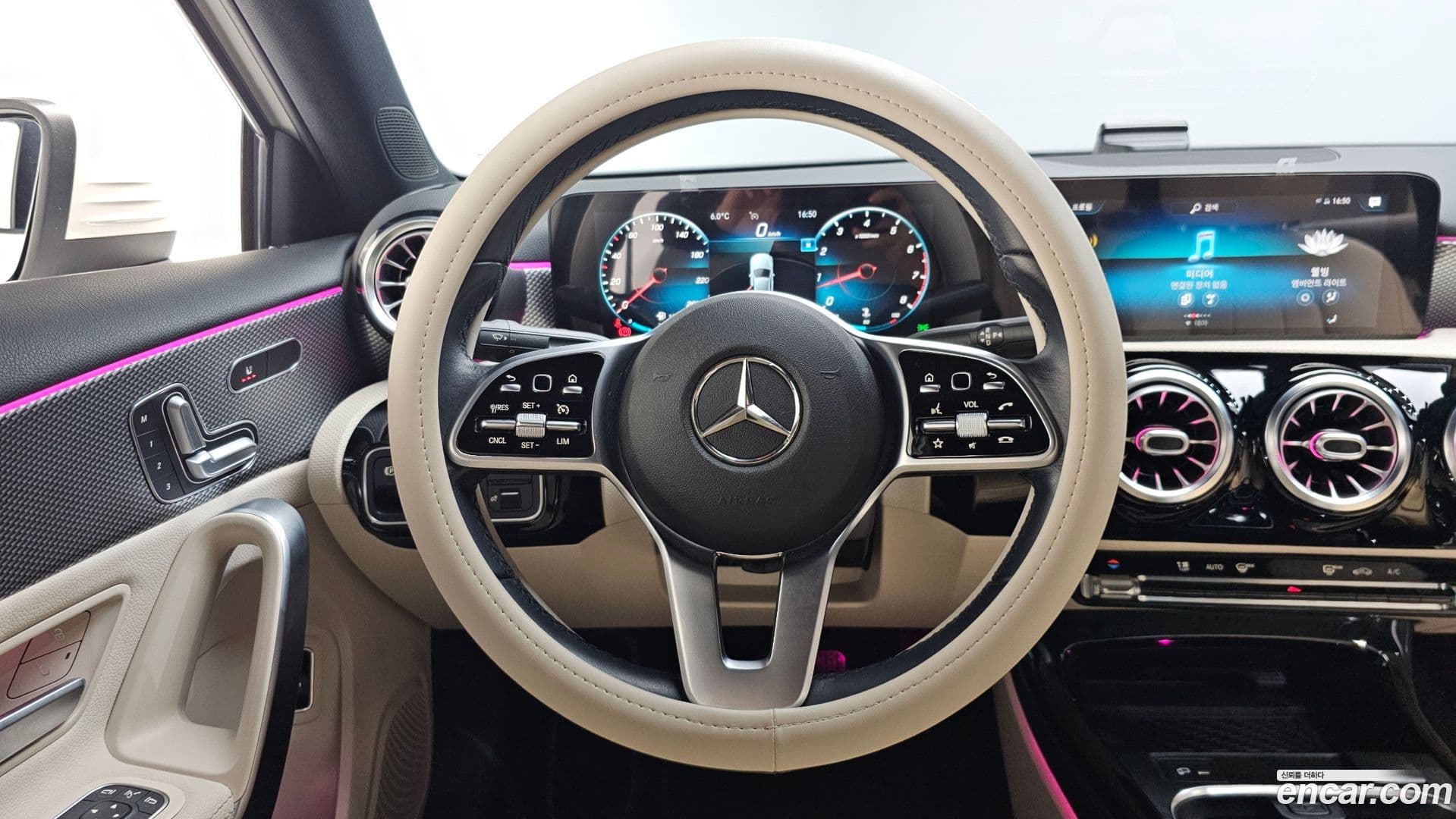 Main__Slider__Photo:A-Class Mercedes-Benz 2021.2-12