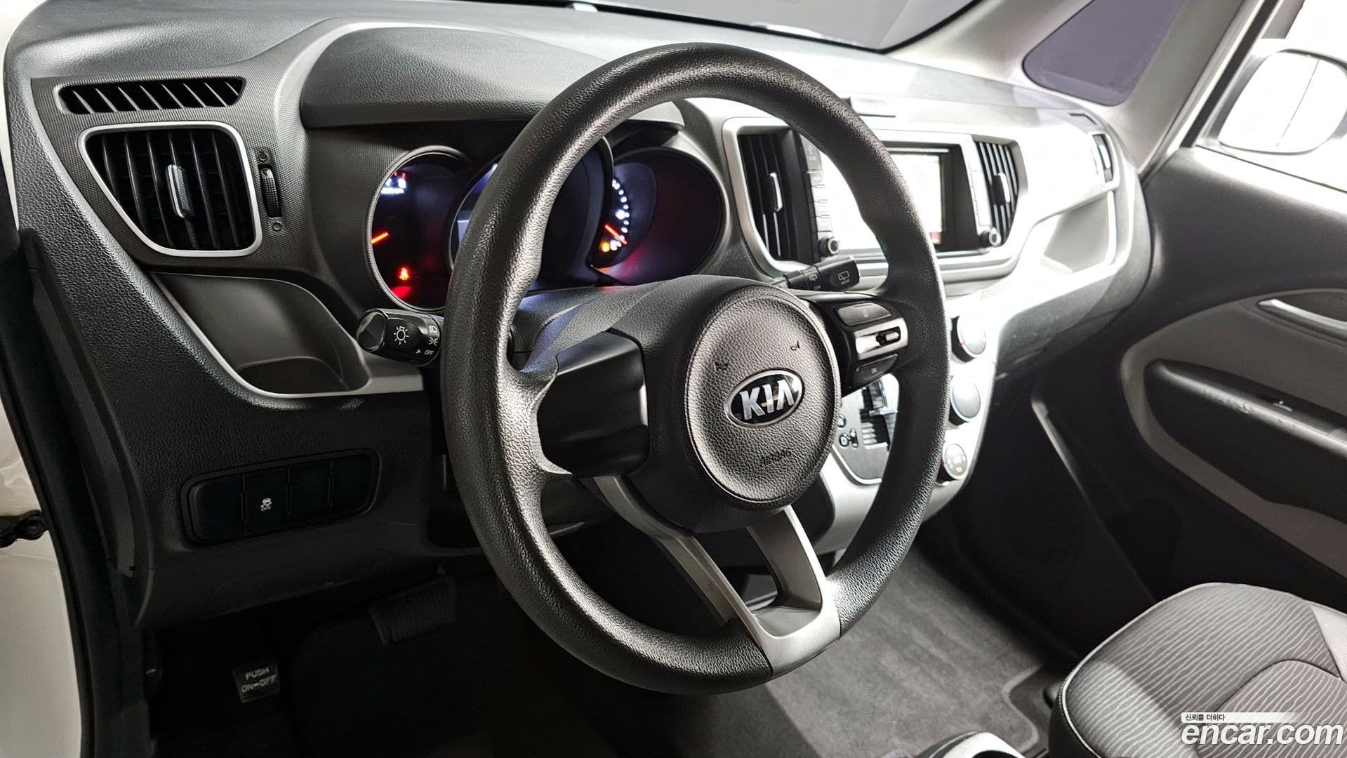 Main__Slider__Photo:RAY Kia 2021.7-6