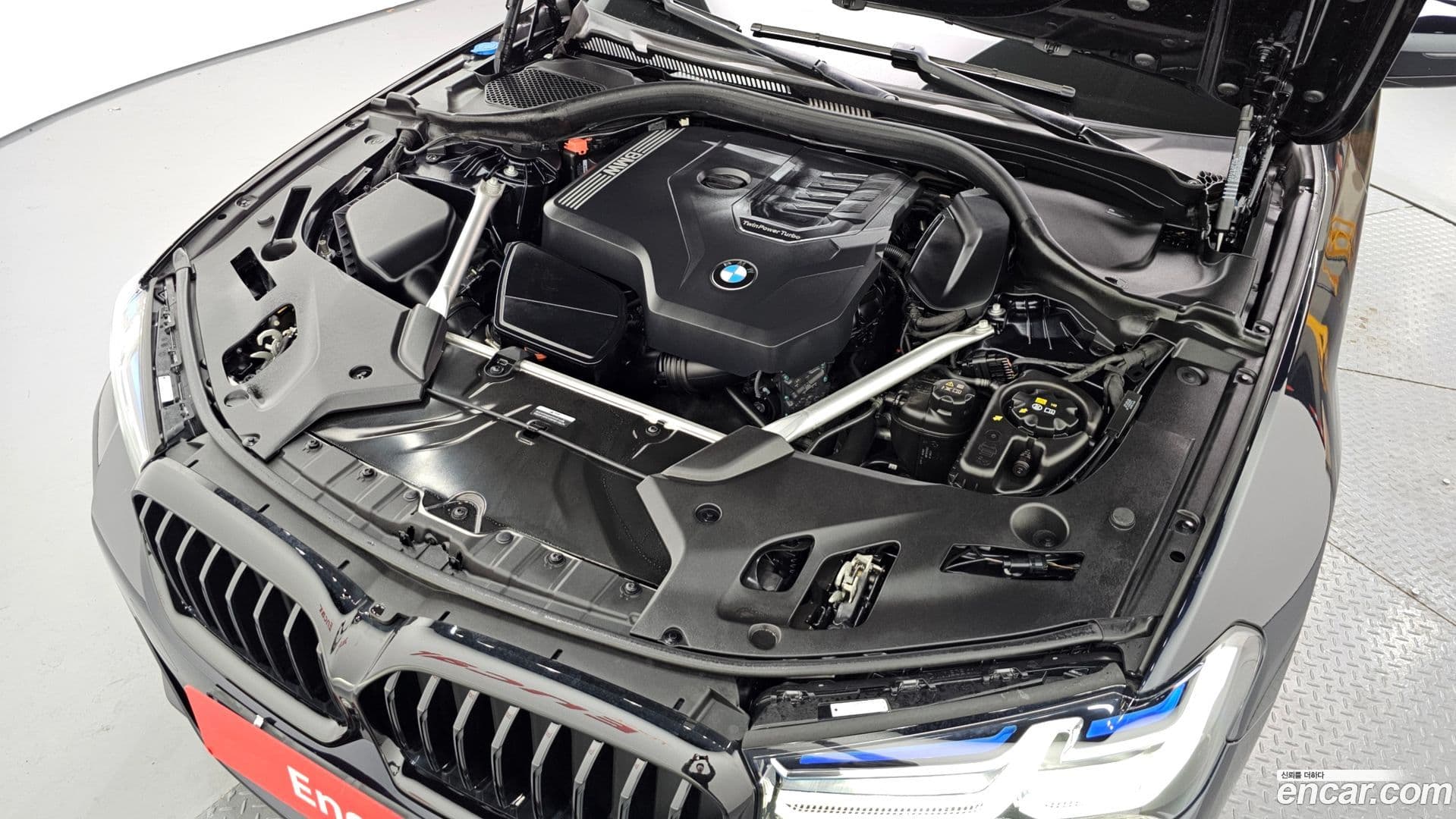 Main__Slider__Photo:5-Series BMW 2023.4-5