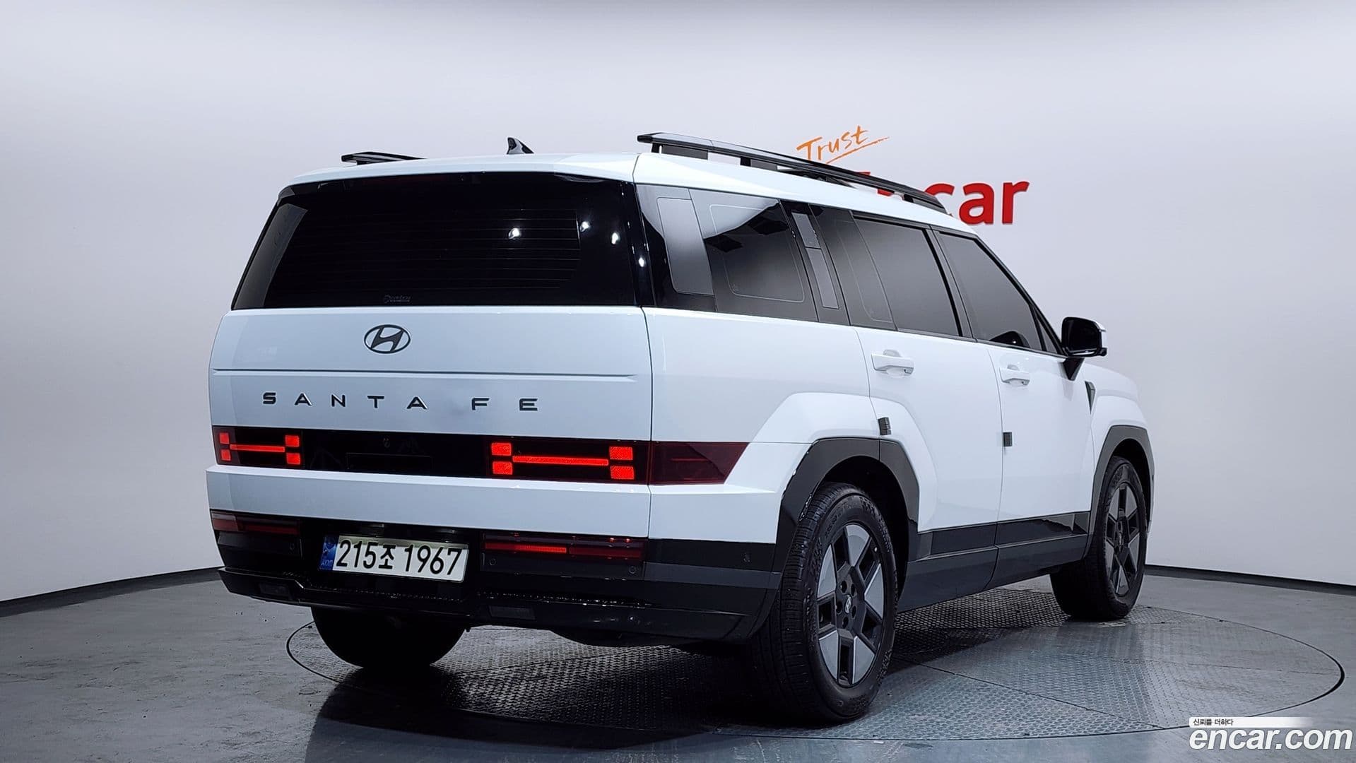 Main__Slider__Photo:Santafe Hyundai 2023.10-1