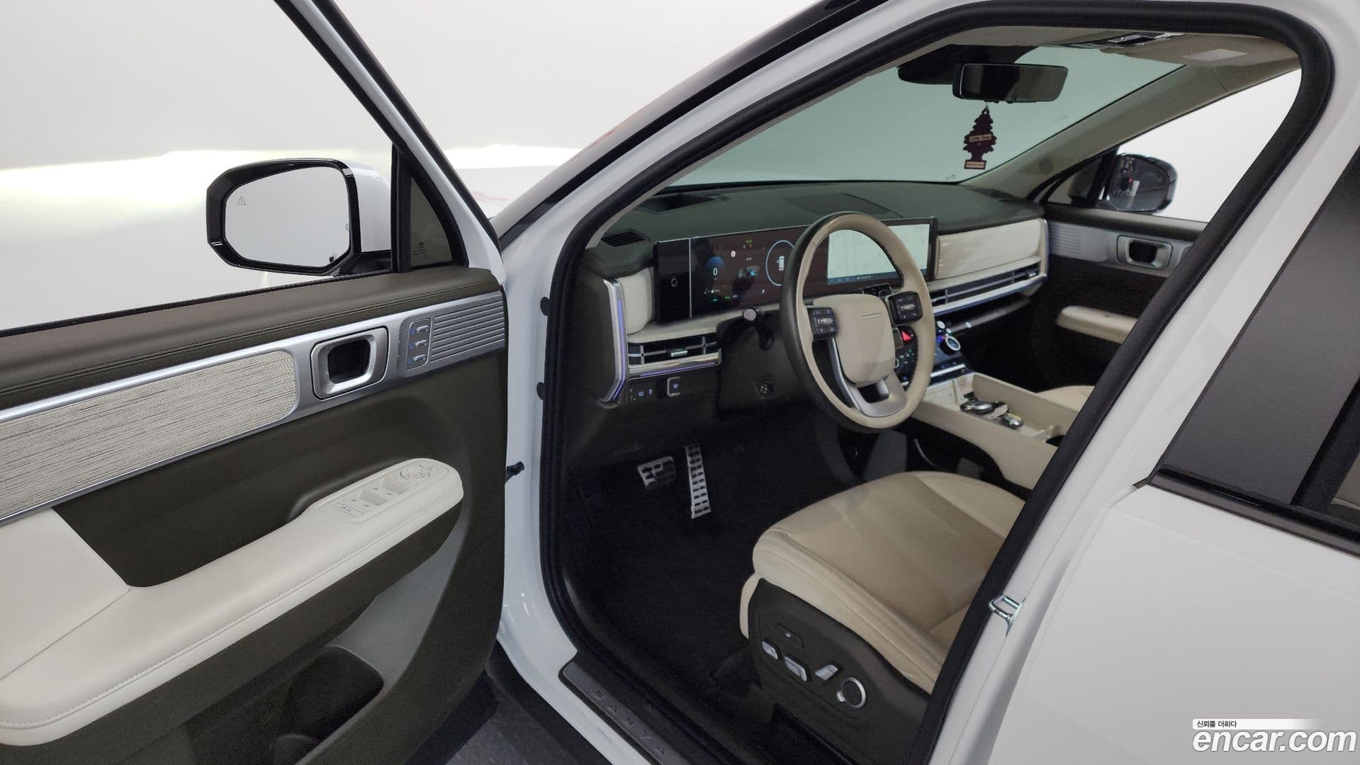 Main__Slider__Photo:Santafe Hyundai 2023.10-9