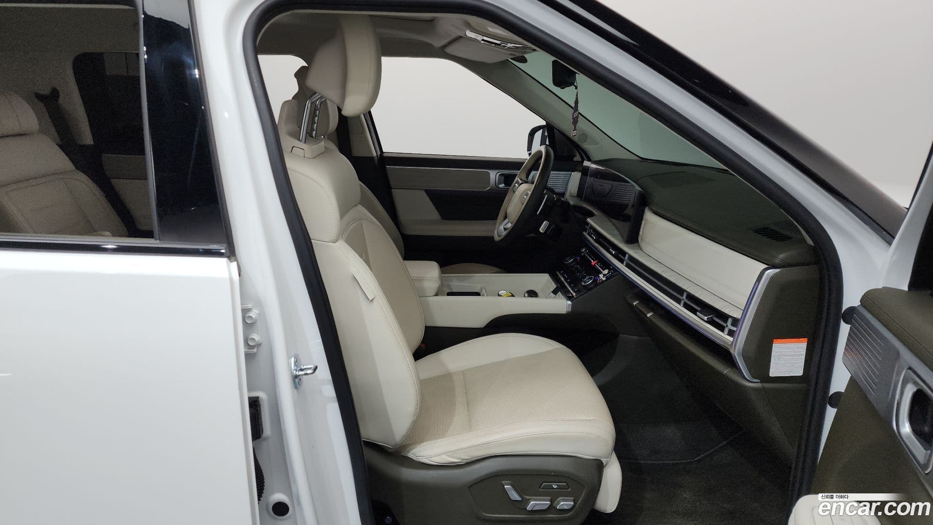 Main__Slider__Photo:Santafe Hyundai 2023.10-10