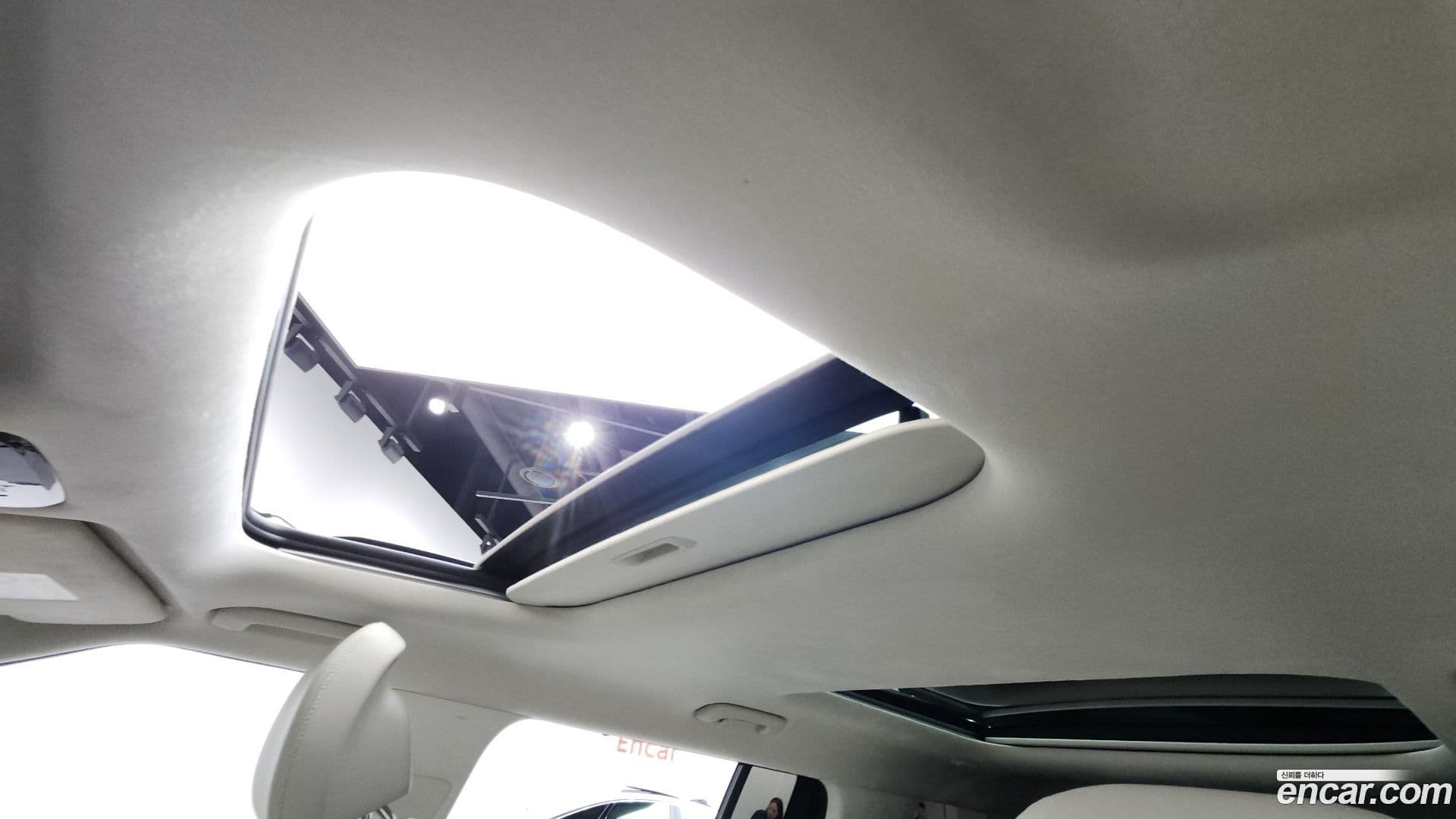 Main__Slider__Photo:Santafe Hyundai 2023.10-17