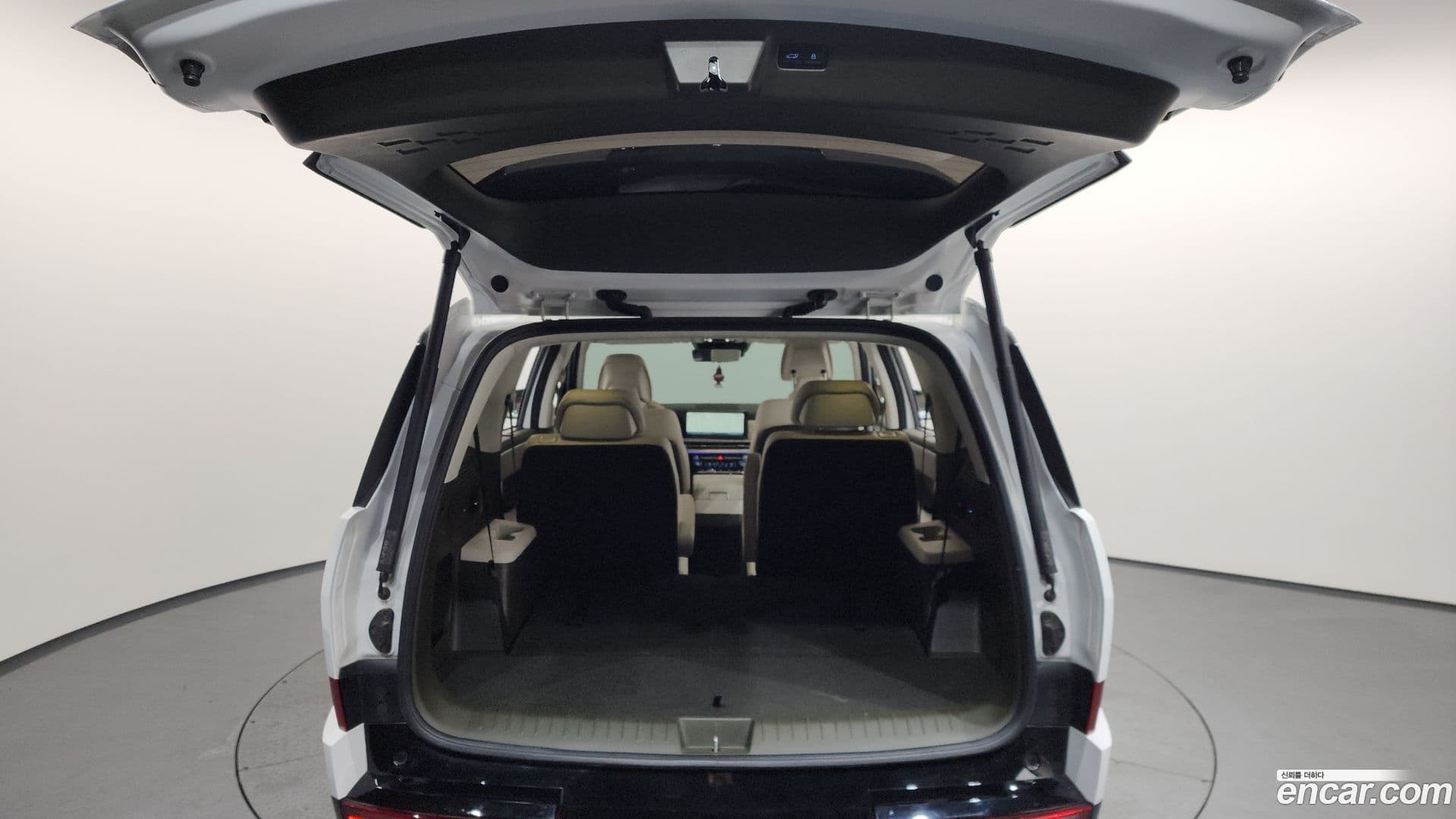 Main__Slider__Photo:Santafe Hyundai 2023.10-19