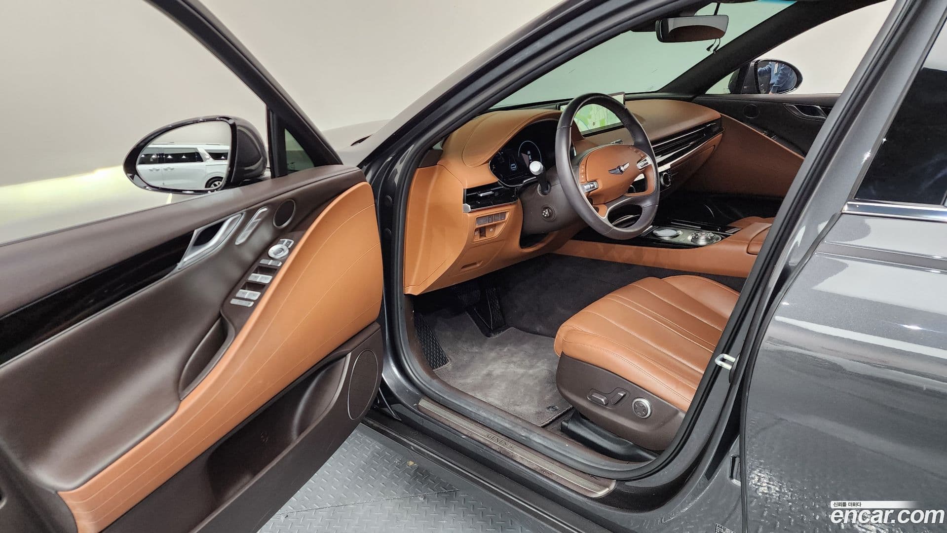 Main__Slider__Photo:G80 Genesis 2020.6-9