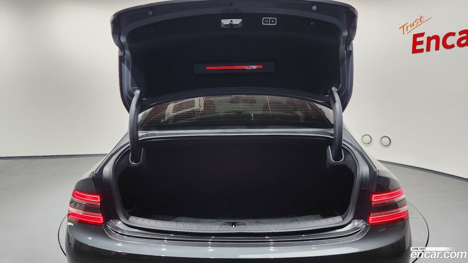 Main__Slider__Photo:G80 Genesis 2020.6-19