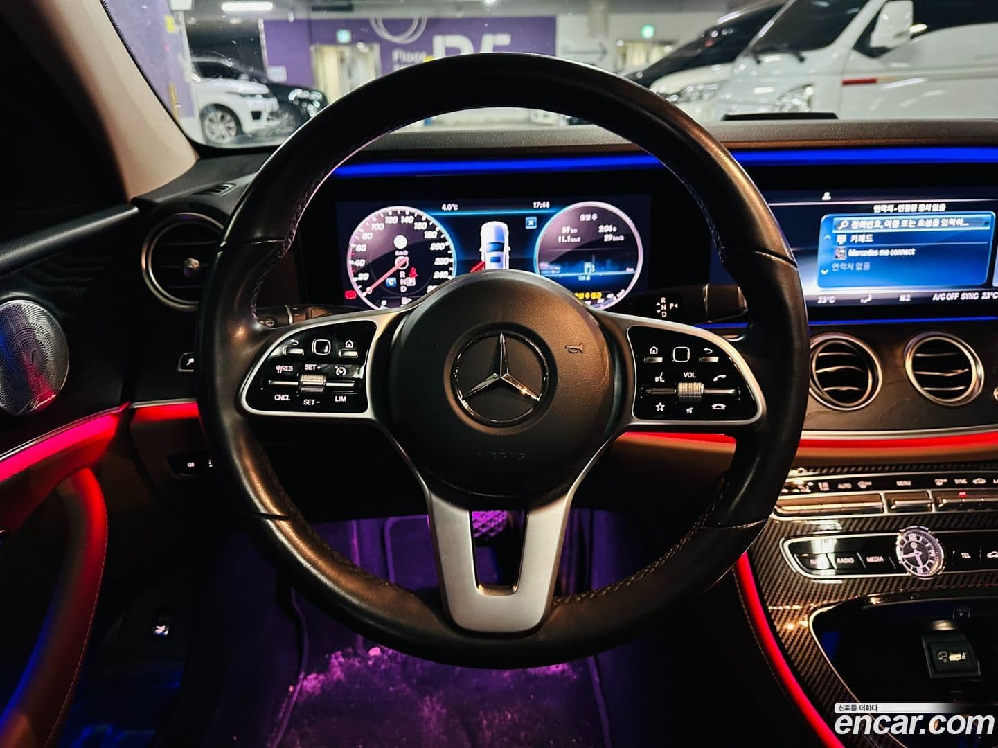 Main__Slider__Photo:E-Class Mercedes-Benz 2019.3-5