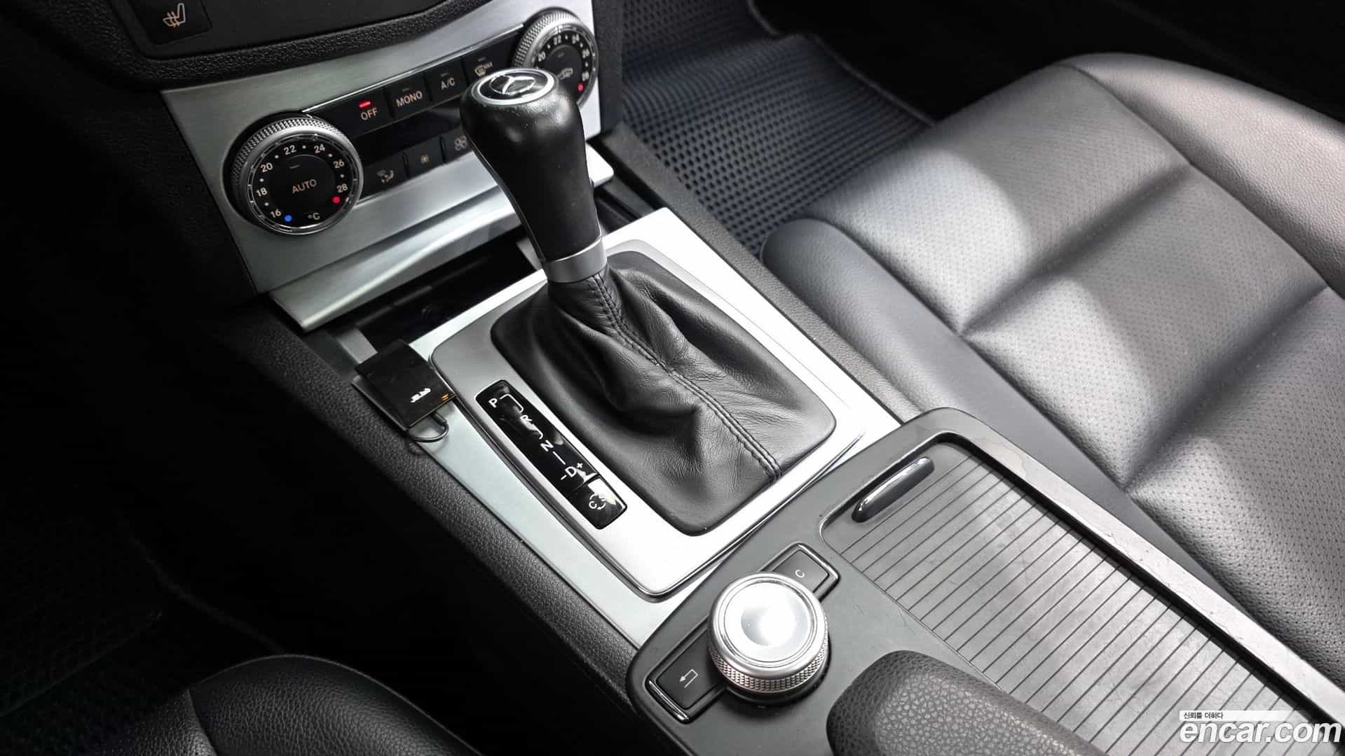 C-Class Mercedes-Benz 2010.7-INNER-009