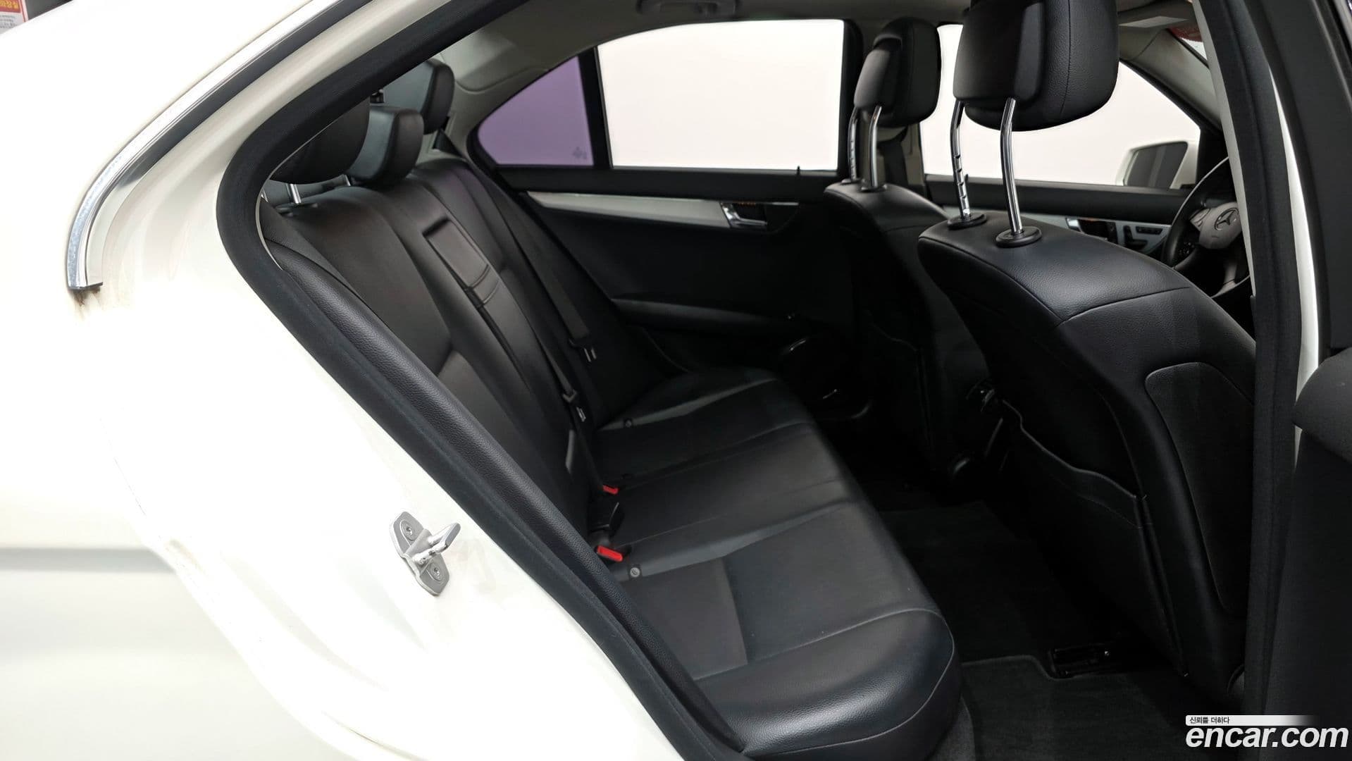 Main__Slider__Photo:C-Class Mercedes-Benz 2010.7-11