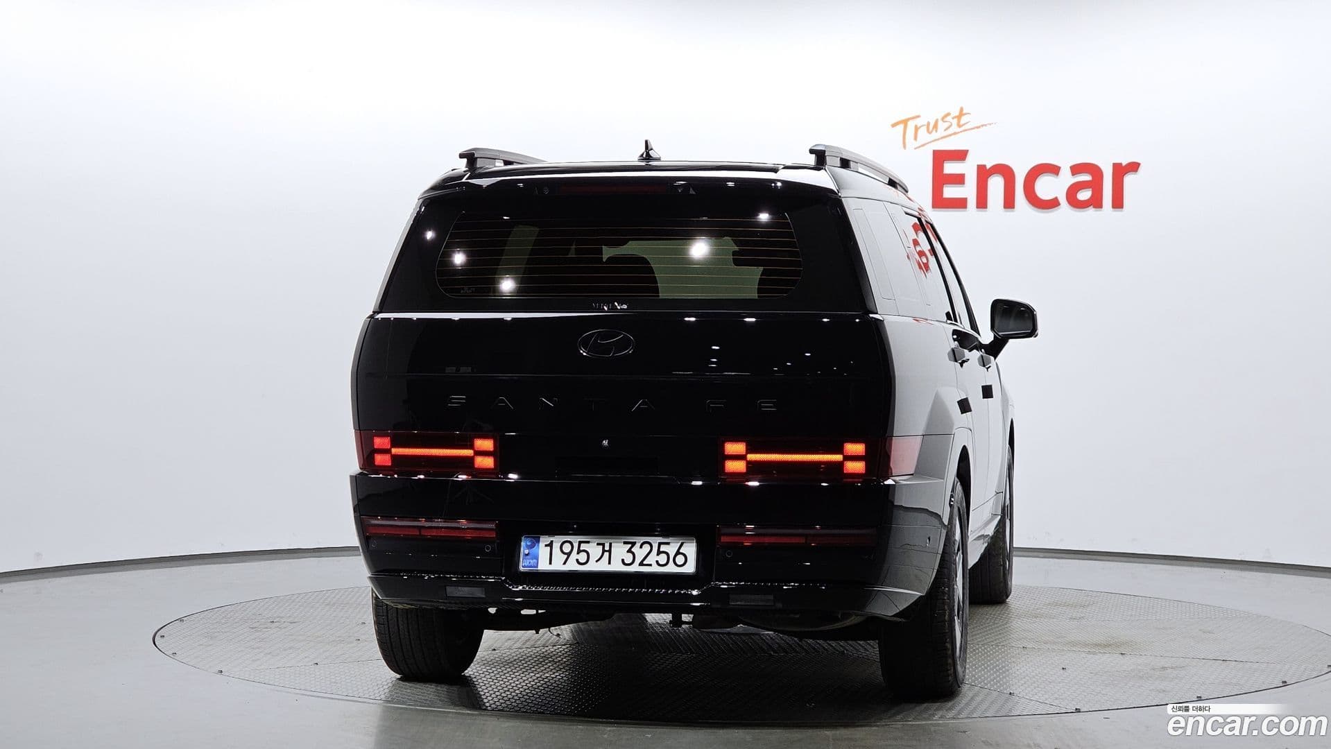 Main__Slider__Photo:Santafe Hyundai 2024.5-3