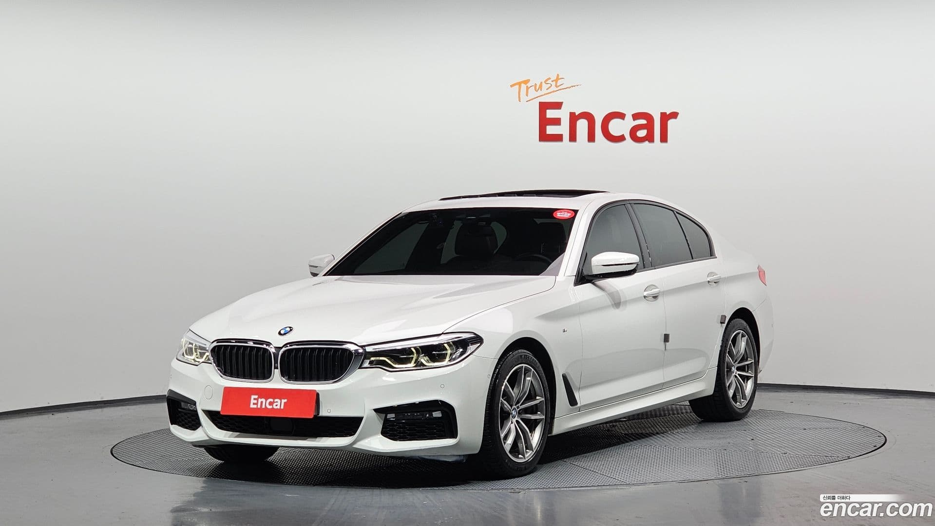 Main__Slider__Photo:5-Series BMW 2017.2-0