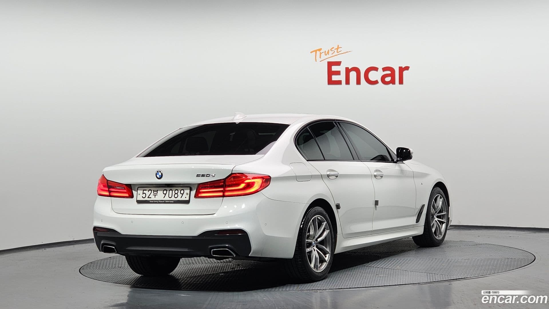 Main__Slider__Photo:5-Series BMW 2017.2-1