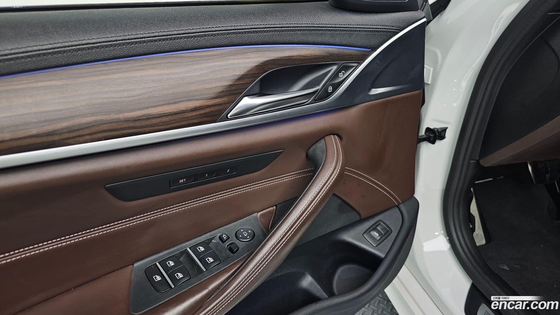 Main__Slider__Photo:5-Series BMW 2017.2-16