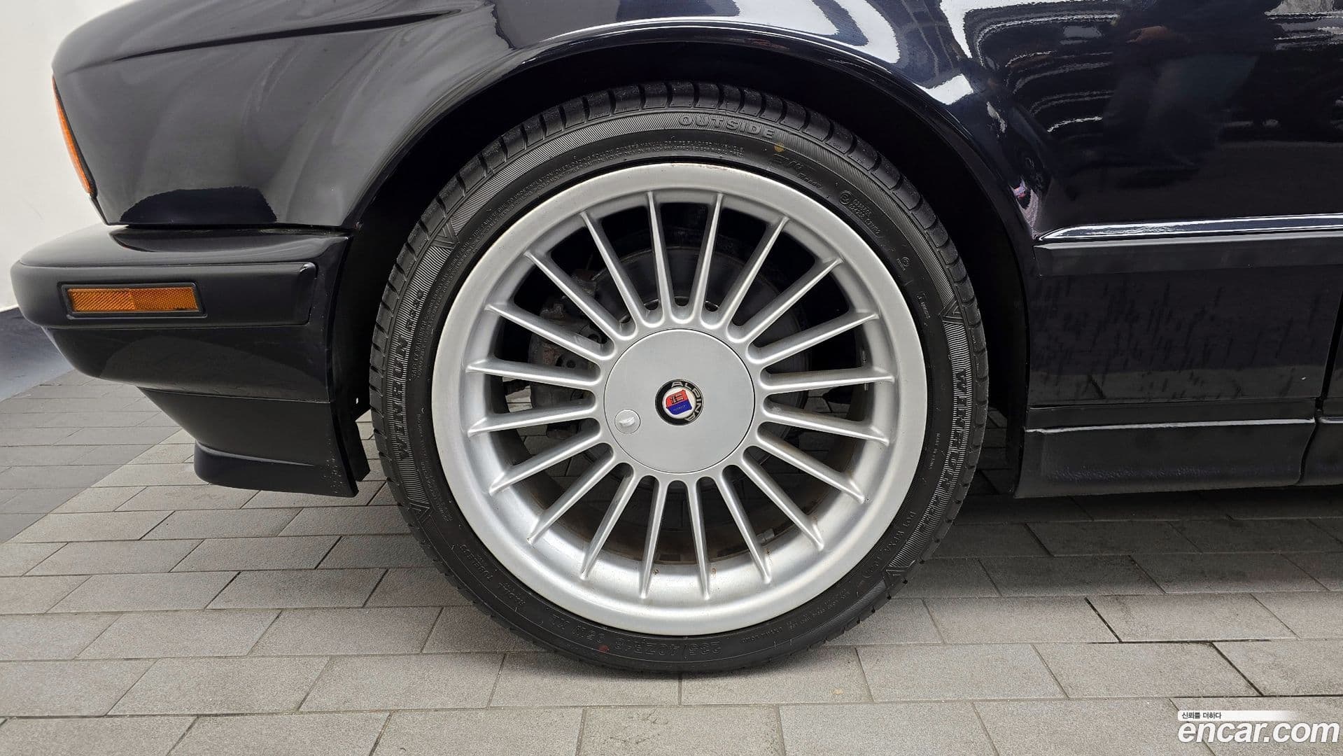 Main__Slider__Photo:5-Series BMW 1990.11-4