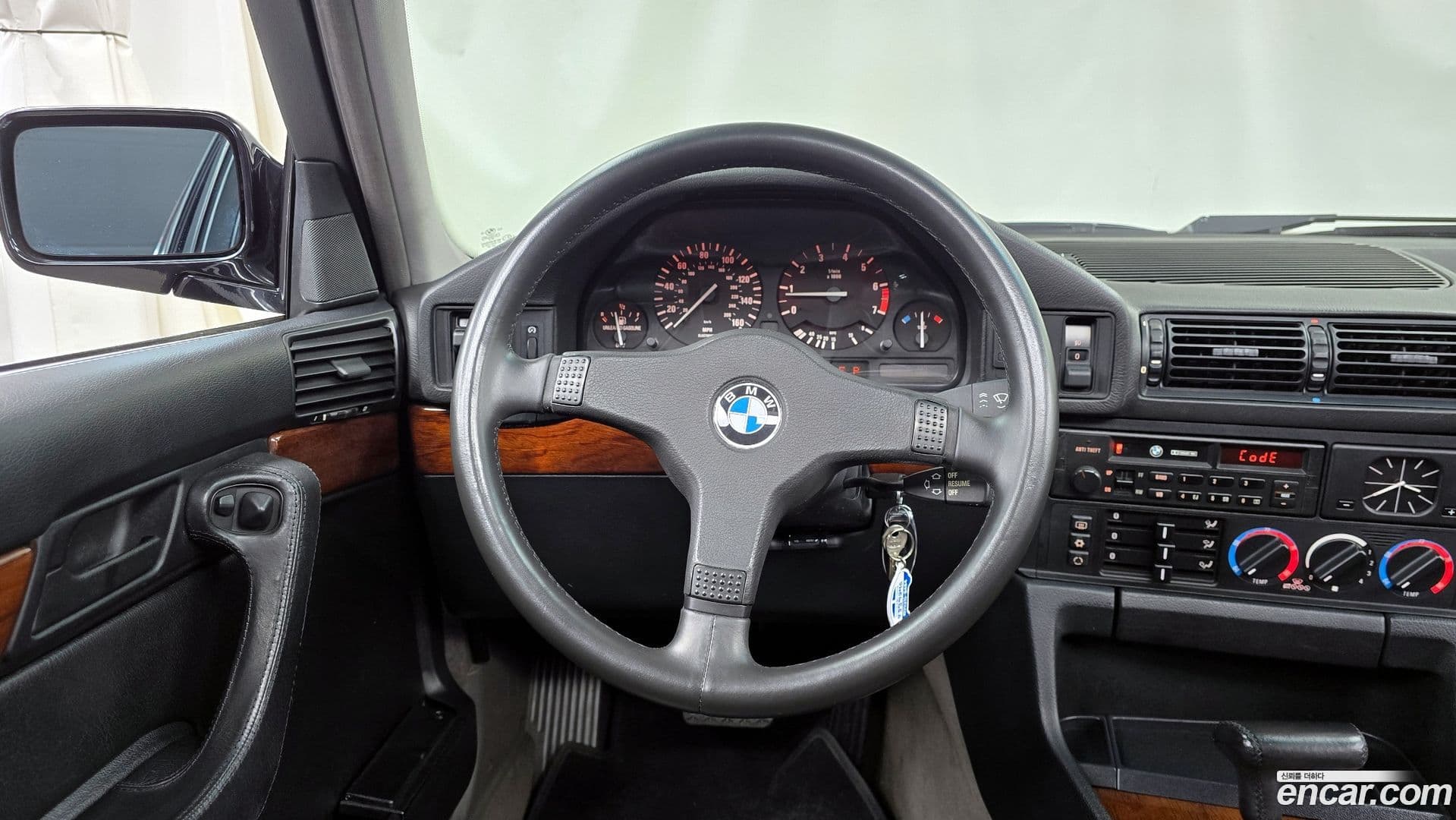 Main__Slider__Photo:5-Series BMW 1990.11-12