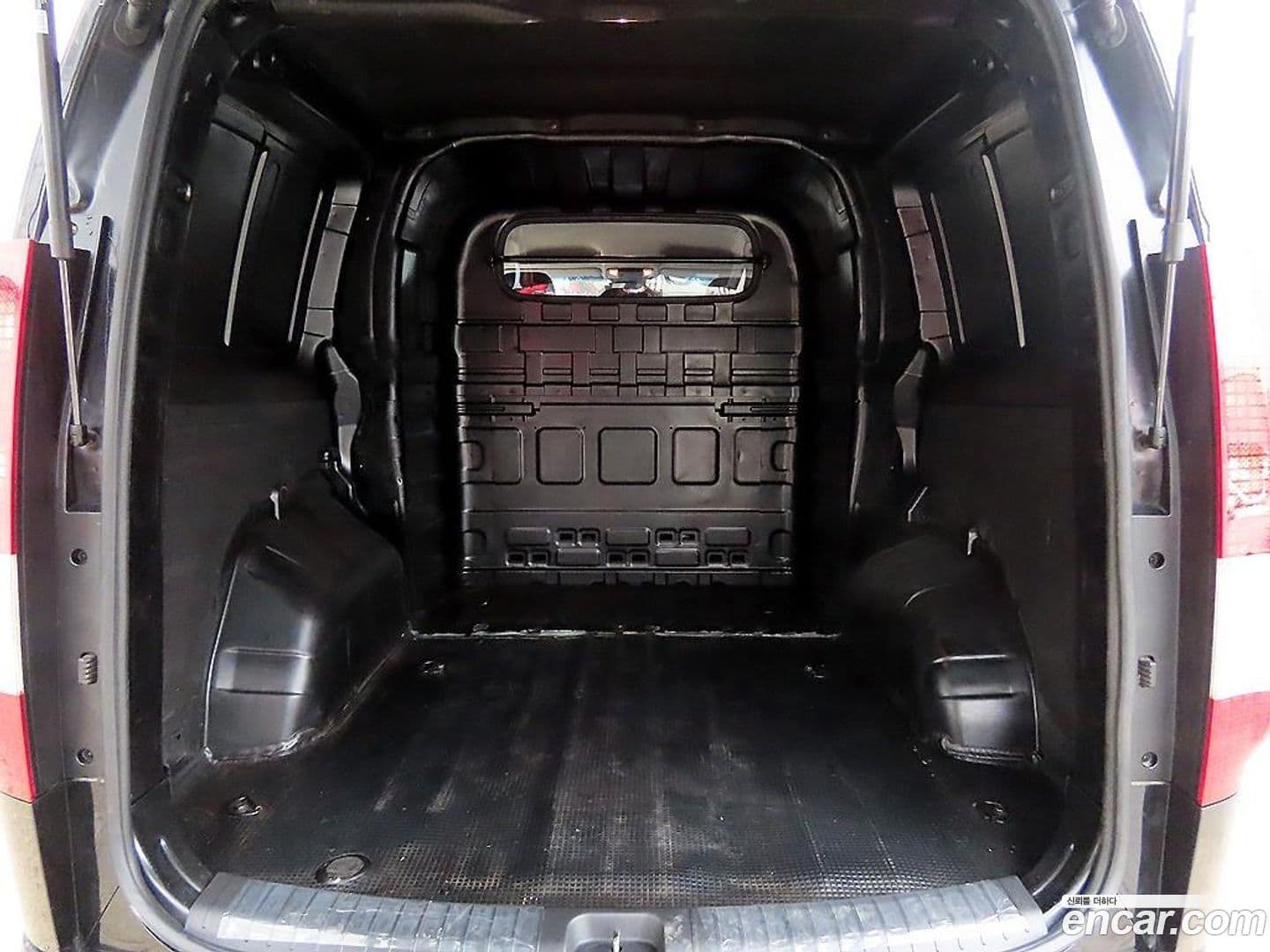 Main__Slider__Photo:Staria Hyundai 2022.4-1