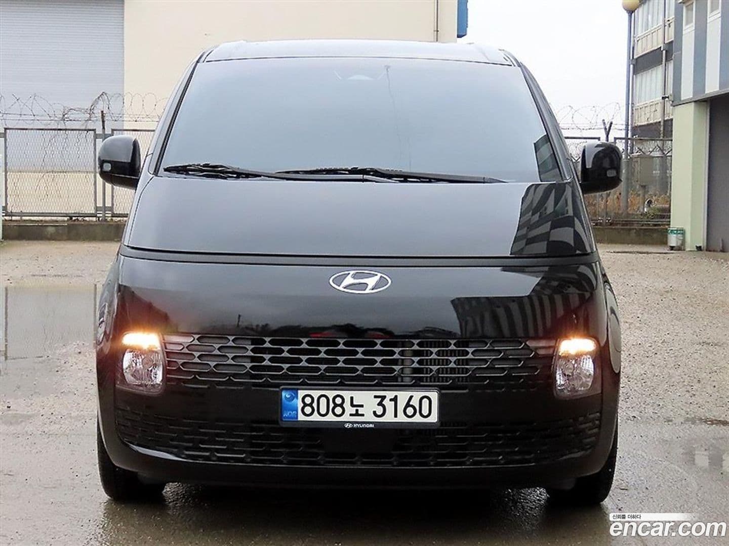 Main__Slider__Photo:Staria Hyundai 2022.4-2