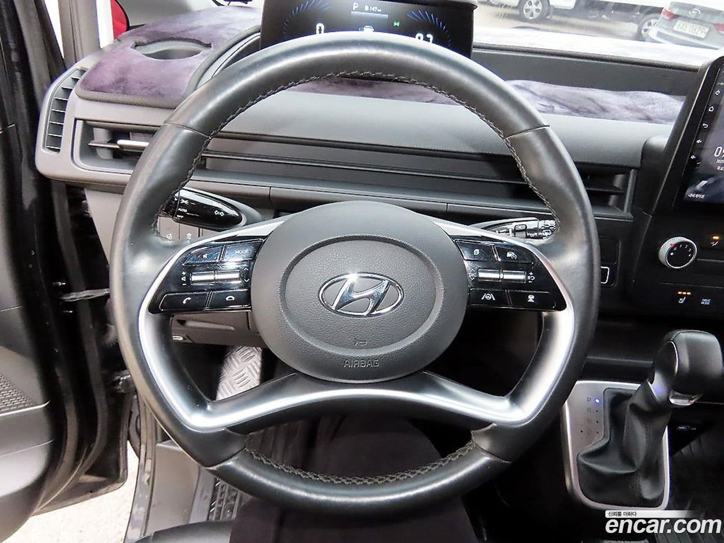 Main__Slider__Photo:Staria Hyundai 2022.4-7