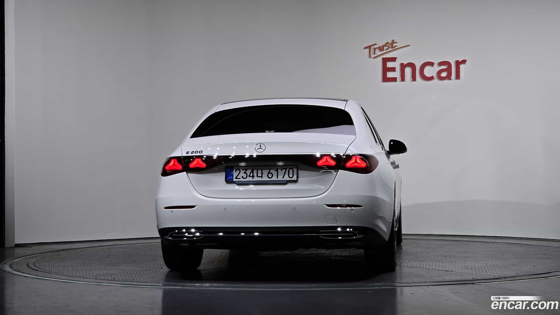 E-Class Mercedes-Benz 2025.2-OUTER-004