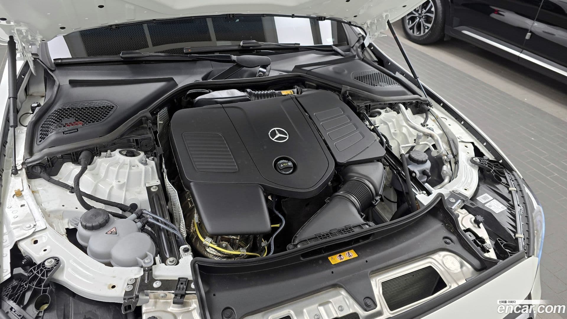 Main__Slider__Photo:E-Class Mercedes-Benz 2025.2-5