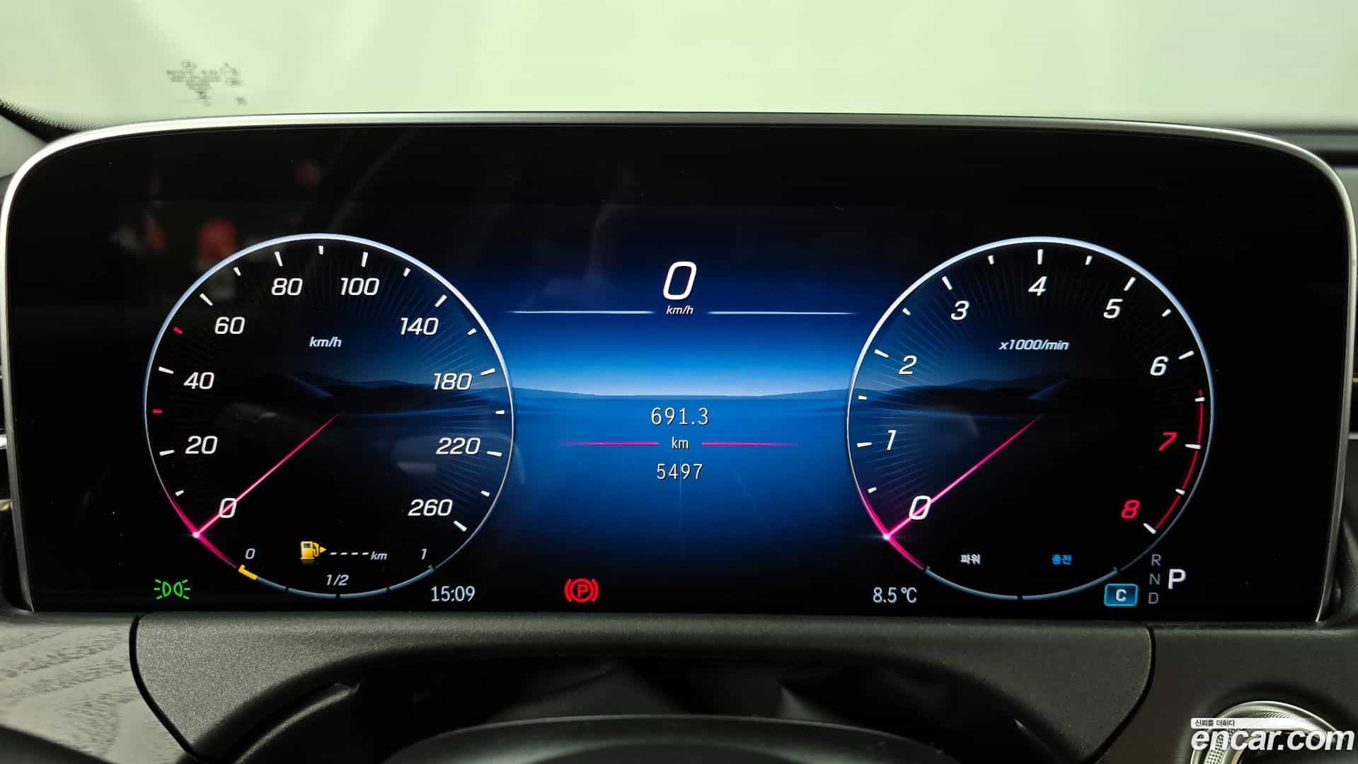 E-Class Mercedes-Benz 2025.2-INNER-008