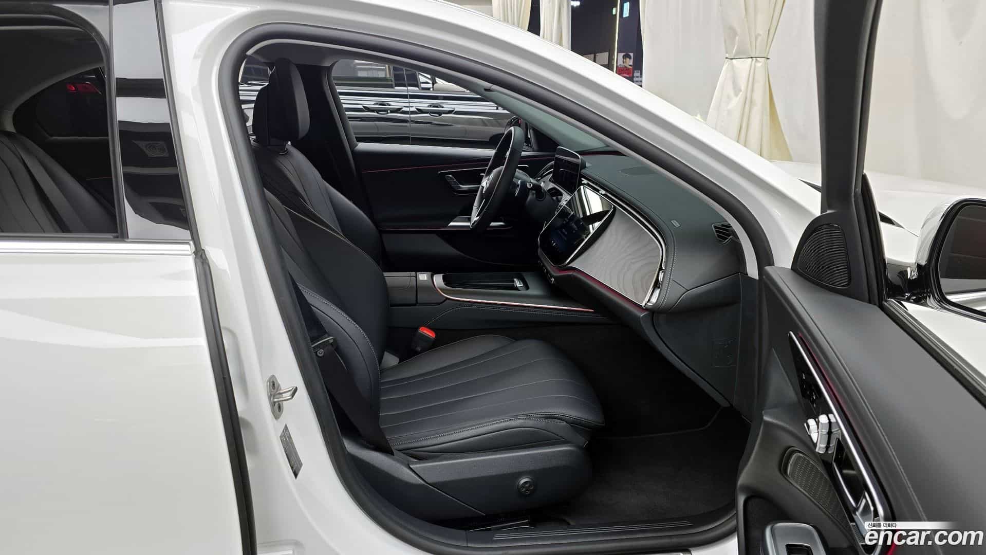 E-Class Mercedes-Benz 2025.2-OPTION-015