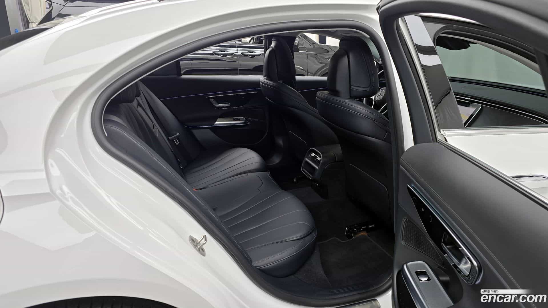 E-Class Mercedes-Benz 2025.2-OPTION-016