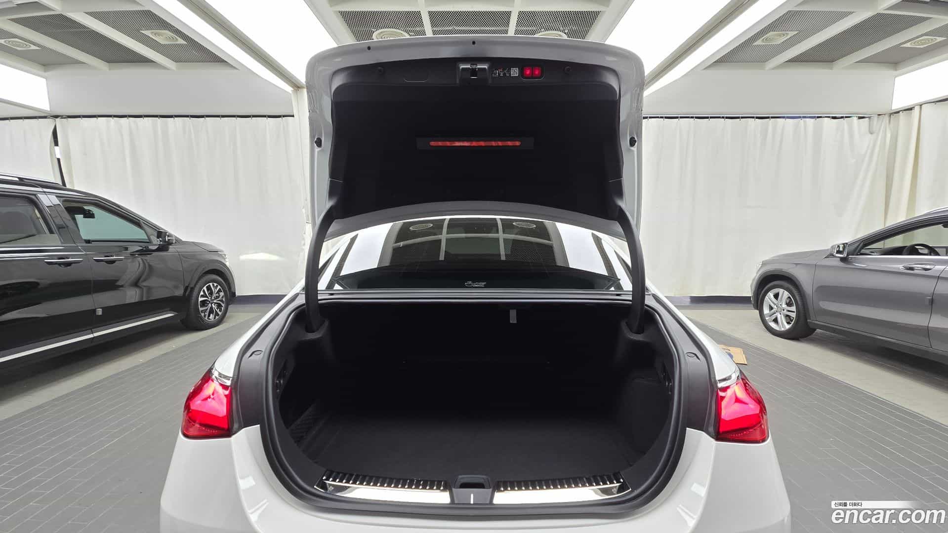 E-Class Mercedes-Benz 2025.2-OPTION-024