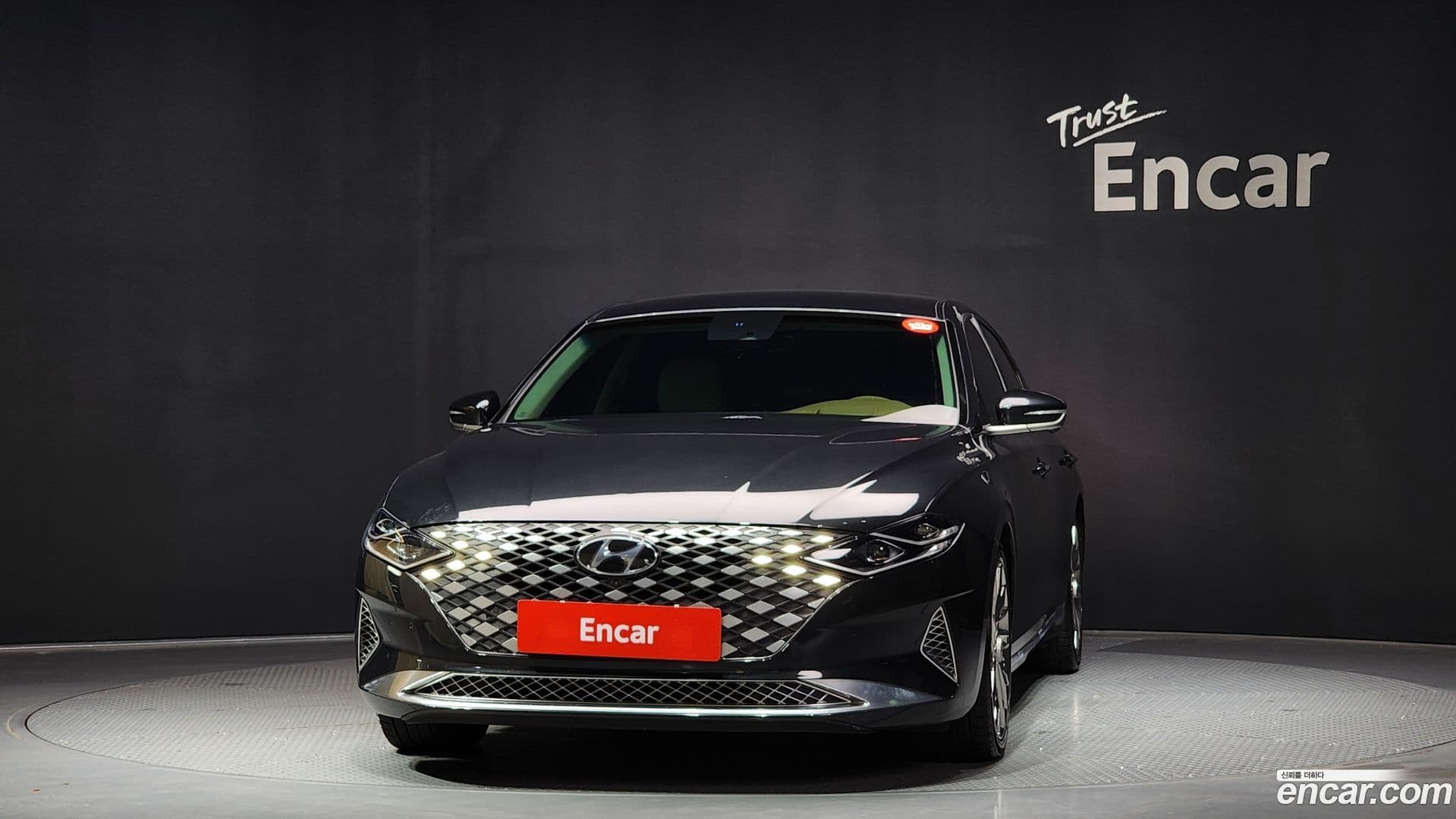 Main__Slider__Photo:Grandeur Hyundai 2020.1-3