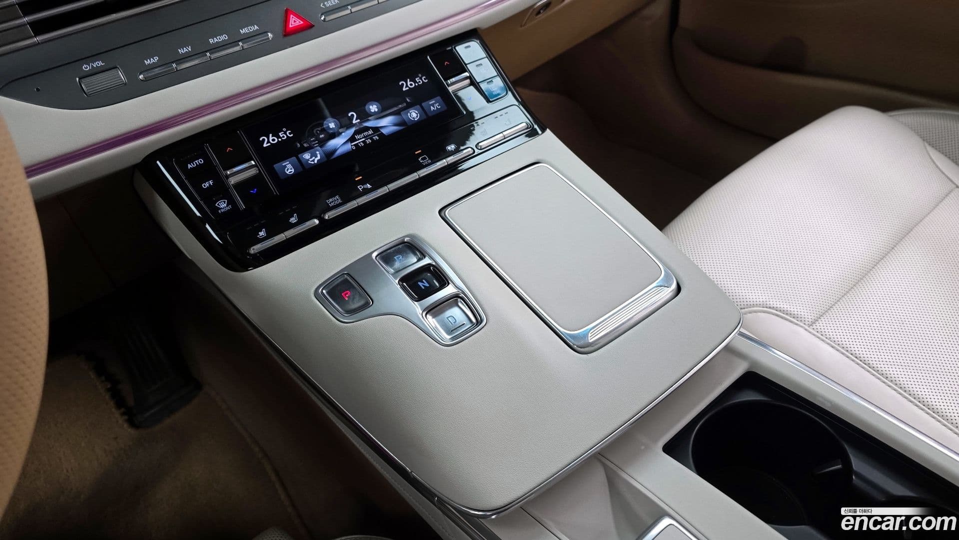 Main__Slider__Photo:Grandeur Hyundai 2020.1-8