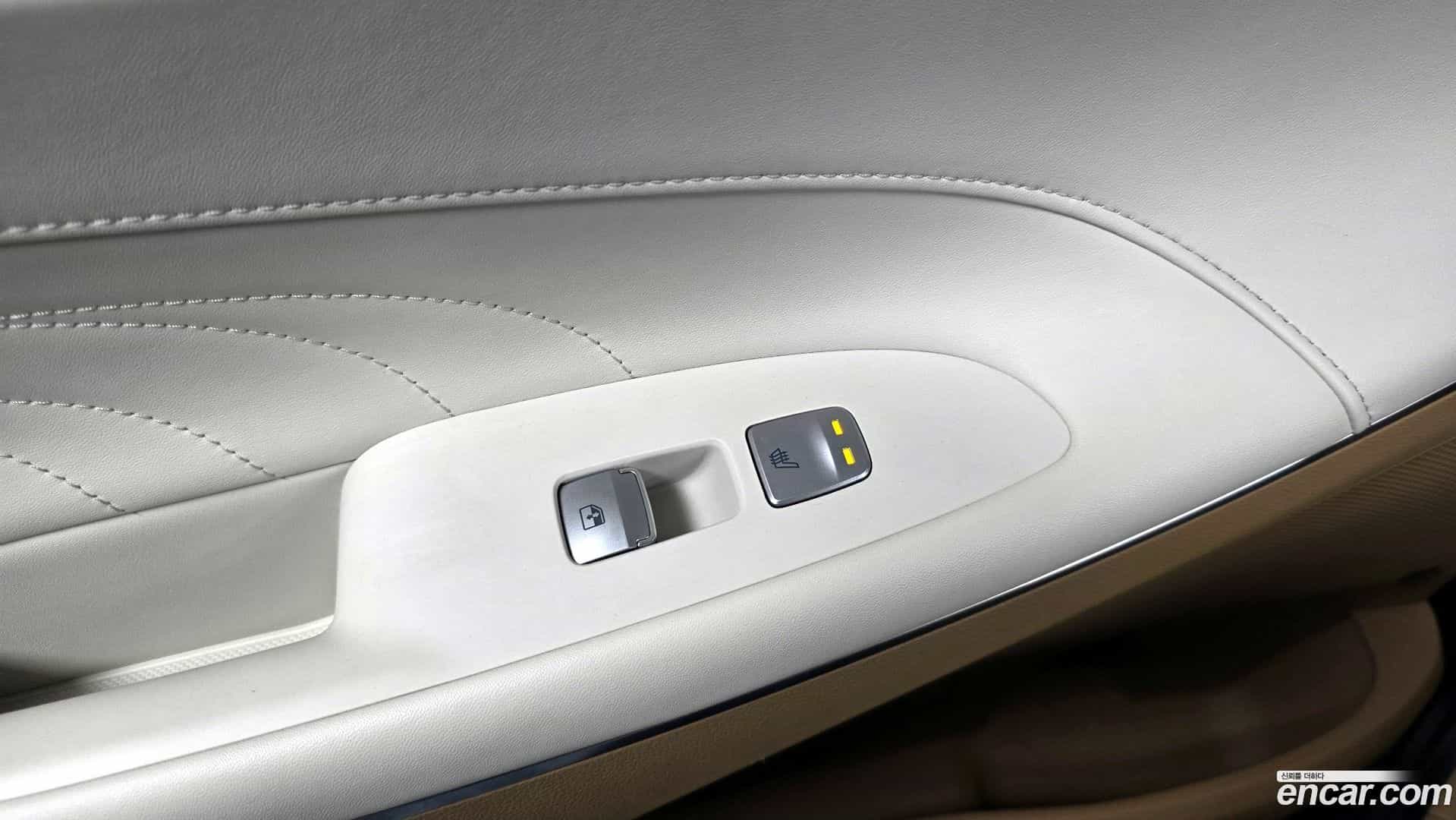 Grandeur Hyundai 2020.1-OPTION-023