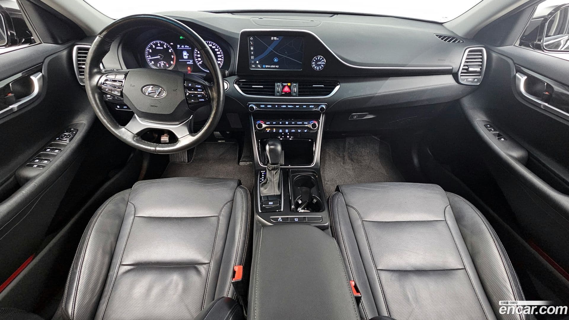 Main__Slider__Photo:Grandeur Hyundai 2019.10-6