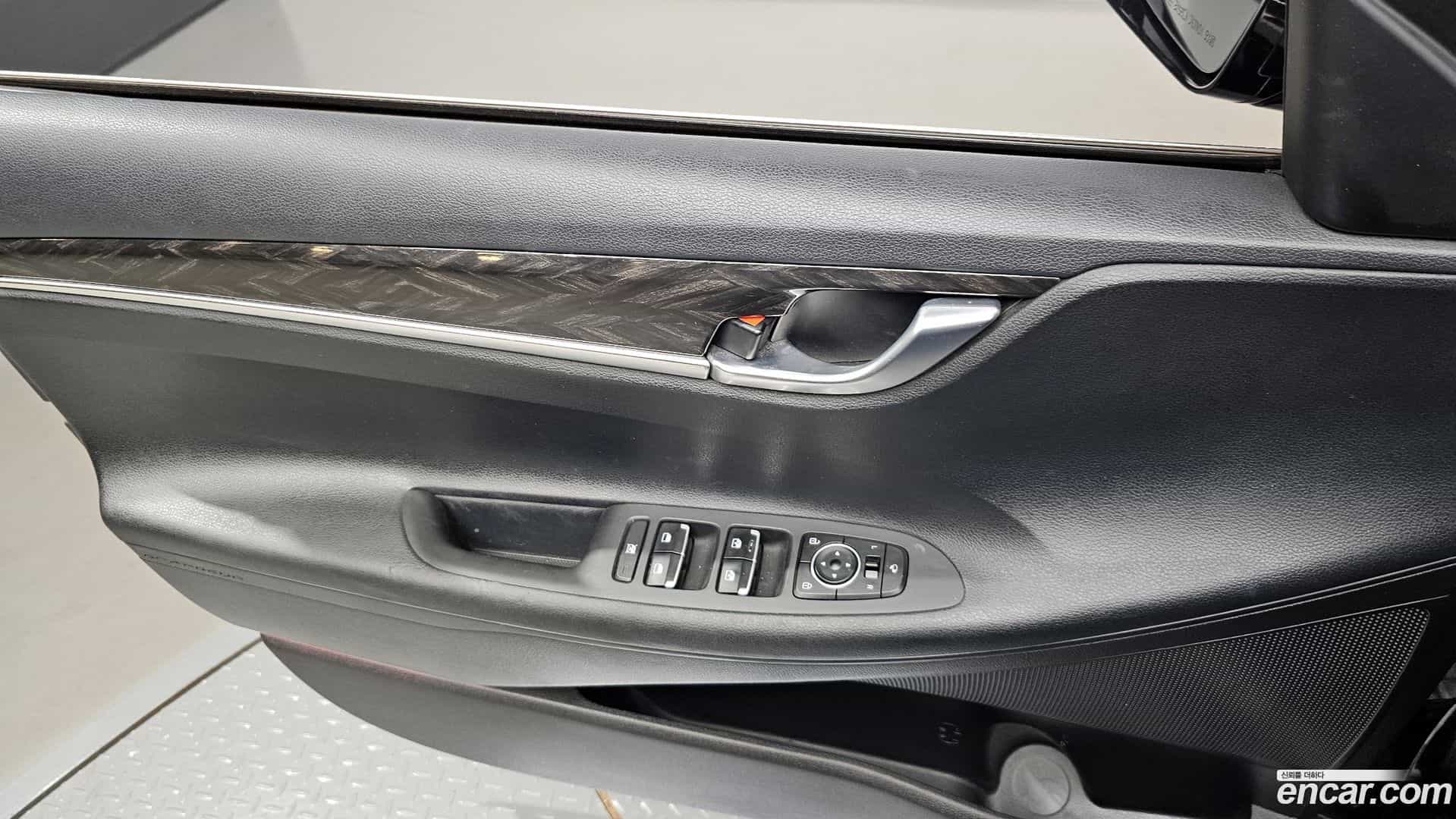 Grandeur Hyundai 2019.10-OPTION-021