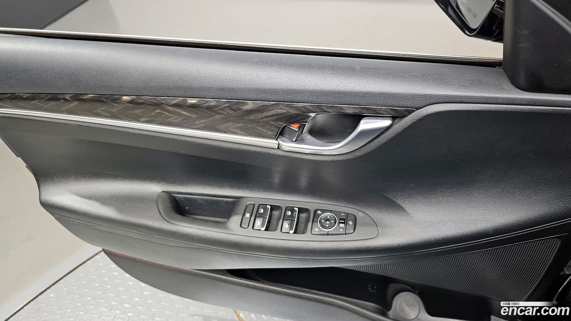 Main__Slider__Photo:Grandeur Hyundai 2019.10-16