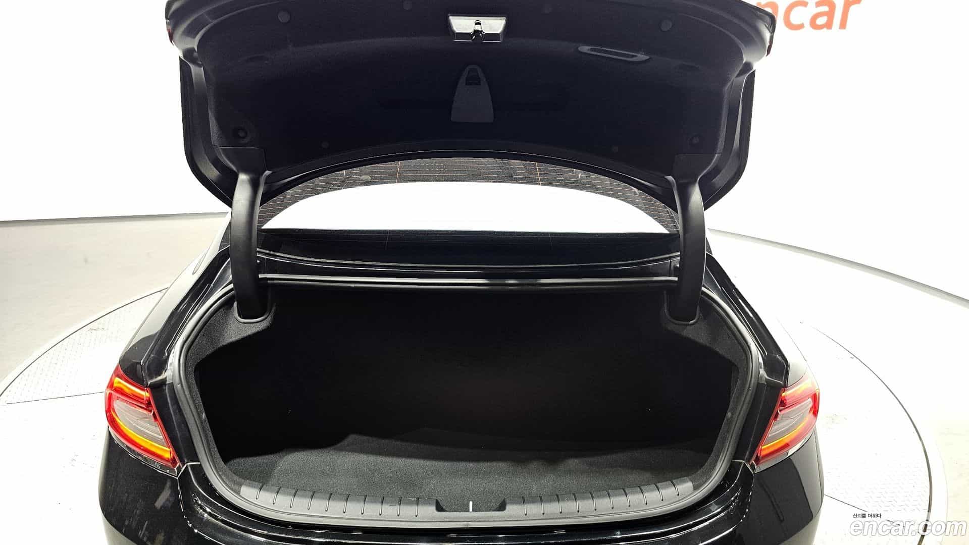 Grandeur Hyundai 2019.10-OPTION-024