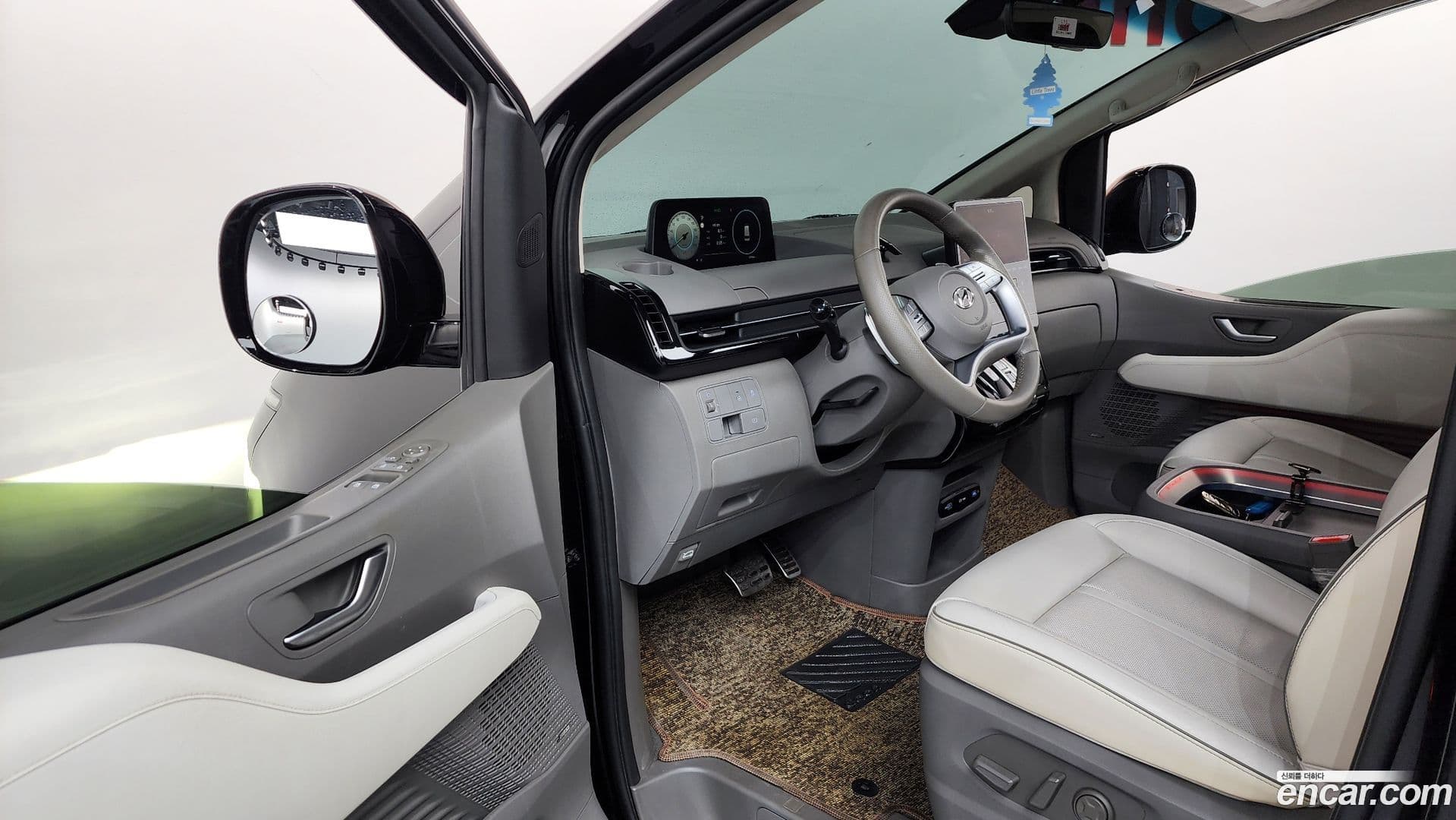 Main__Slider__Photo:Staria Hyundai 2023.11-9