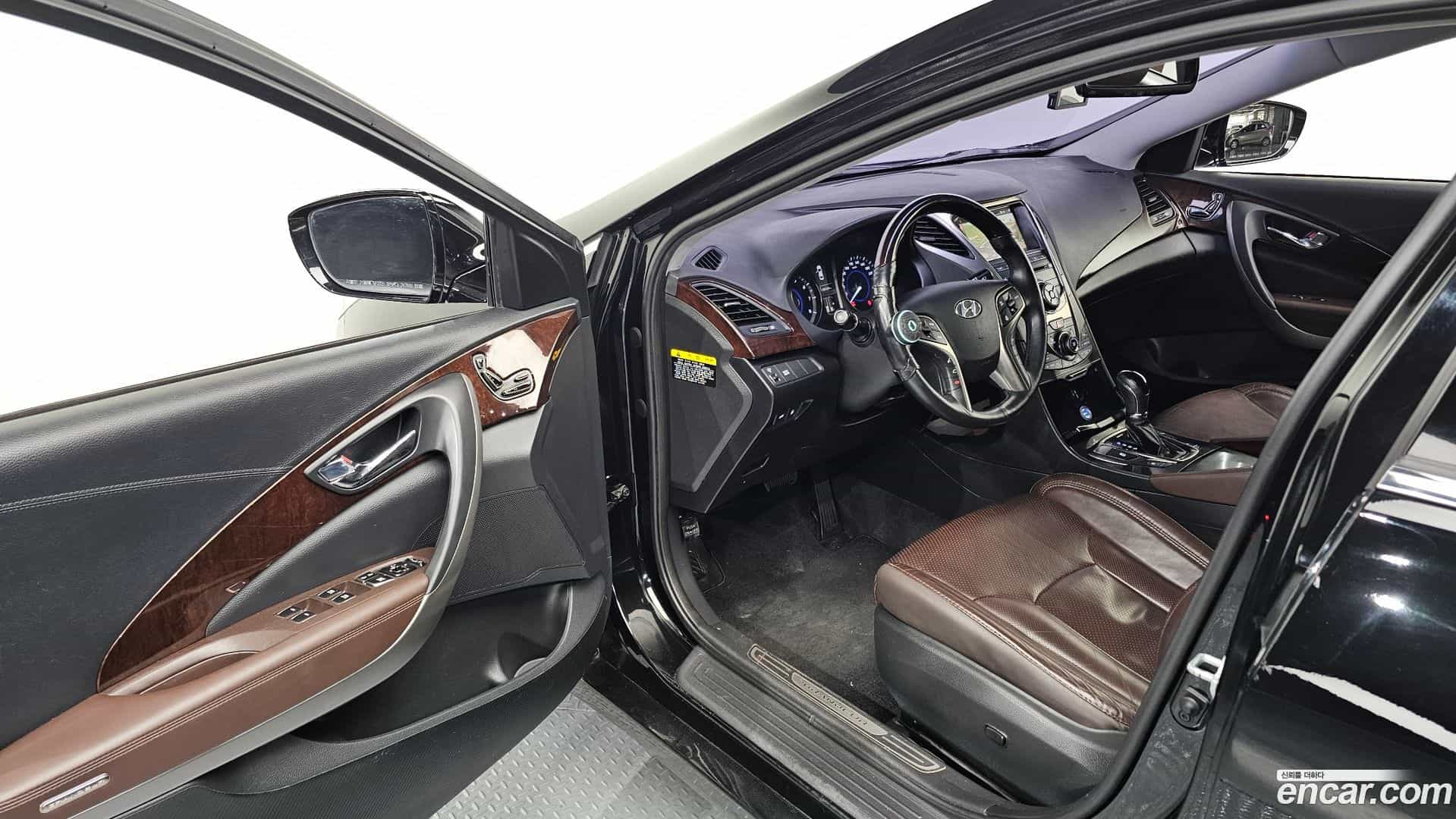 Grandeur Hyundai 2013.7-INNER-010