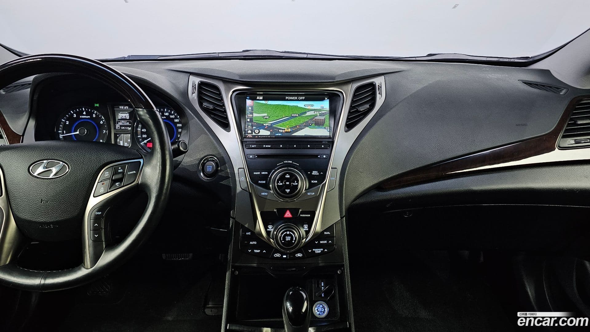 Main__Slider__Photo:Grandeur Hyundai 2013.7-16