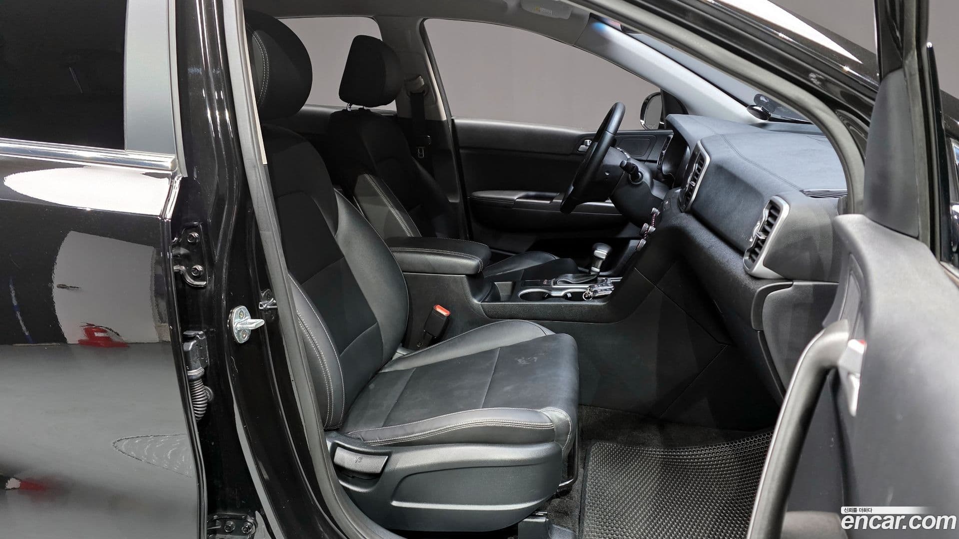 Main__Slider__Photo:Sportage Kia 2017.6-10