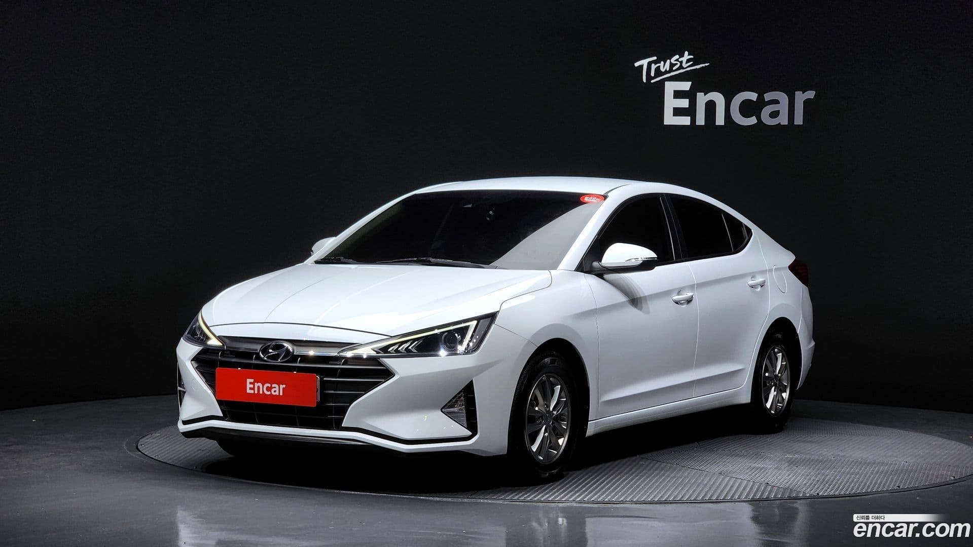 Main__Slider__Photo:AVANTE Hyundai 2019.3-0